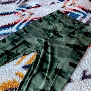 Camo Leggings, make offers!!